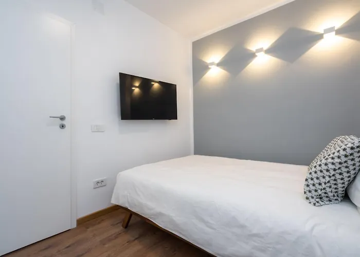 Downtown 3bdr In Magheru Appartement *