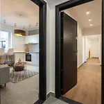 Downtown 3bdr In Magheru Apartman *
