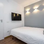 Downtown 3bdr In Magheru Apartmán *