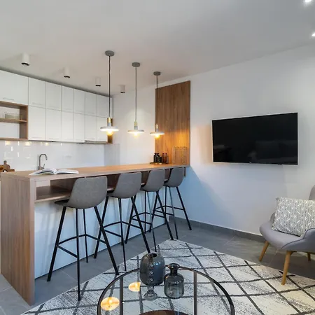 Downtown 3bdr In Magheru Апартаменты