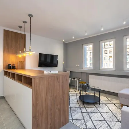 Downtown 3bdr In Magheru Bucareste