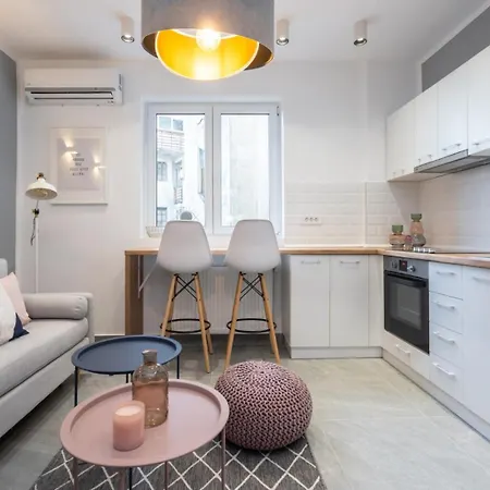 Downtown 3bdr In Magheru * Бухарест