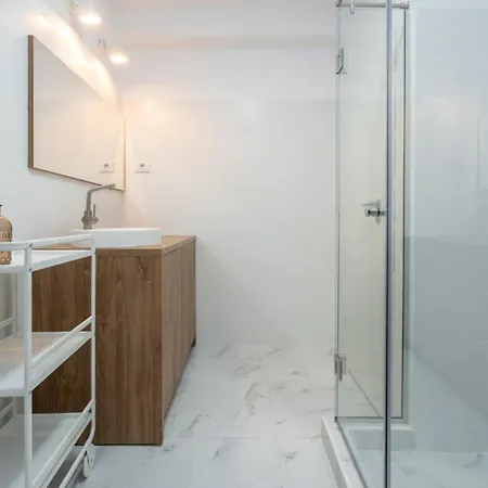 Апартаменты Downtown 3bdr In Magheru