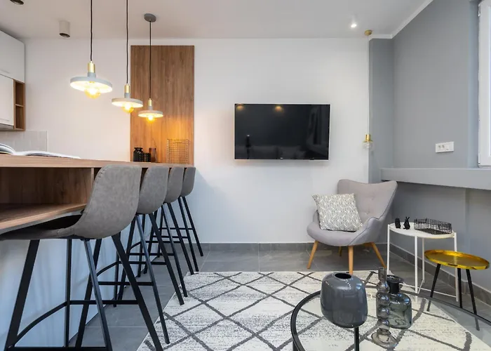 Downtown 3bdr In Magheru *