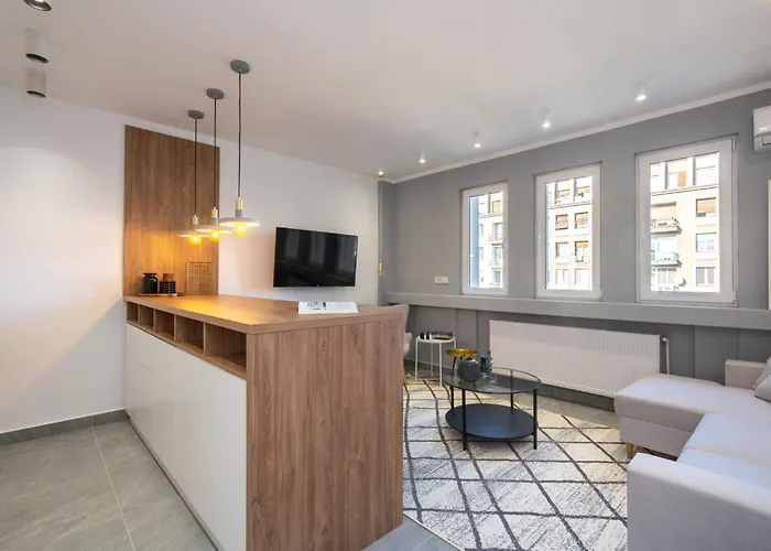 Downtown 3bdr In Magheru Bucareste