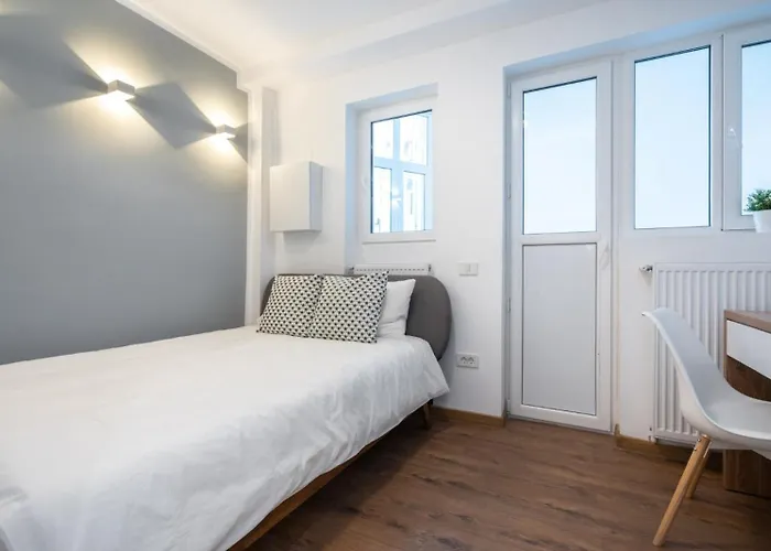 Downtown 3bdr In Magheru