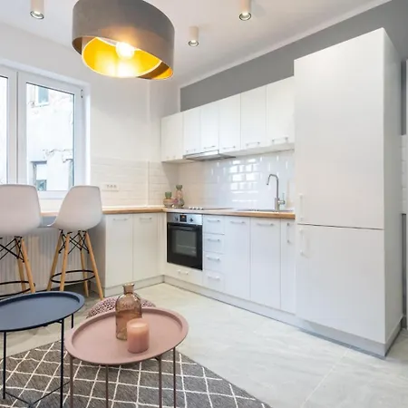 Downtown 3bdr In Magheru شقة *